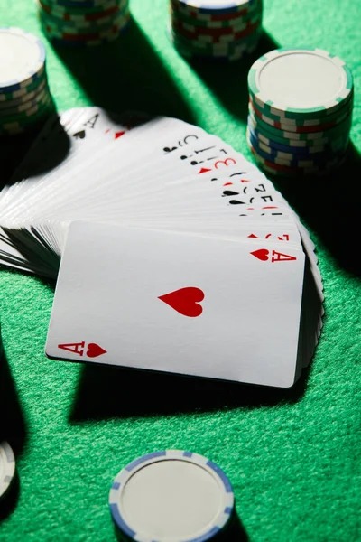 SA Gaming live baccarat table on lxgroup slot mobile app showing dealer and real-time card display